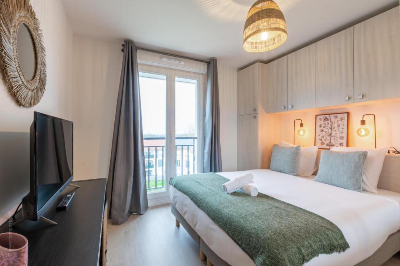 Le Panorama By Plaza Apartment Chalifert Exterior photo