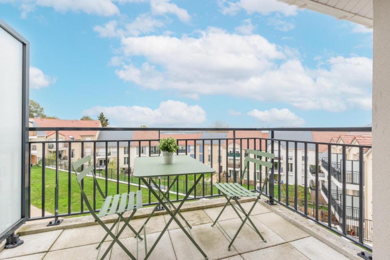 Le Panorama By Plaza Apartment Chalifert Exterior photo